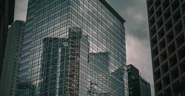 人工智能机器人和人谈恋爱