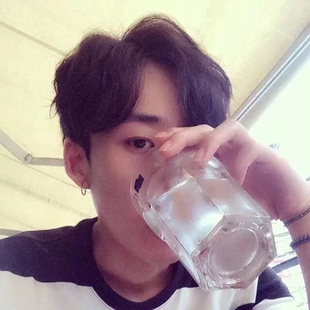 路琦萱雅