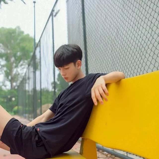 章欢梵贤